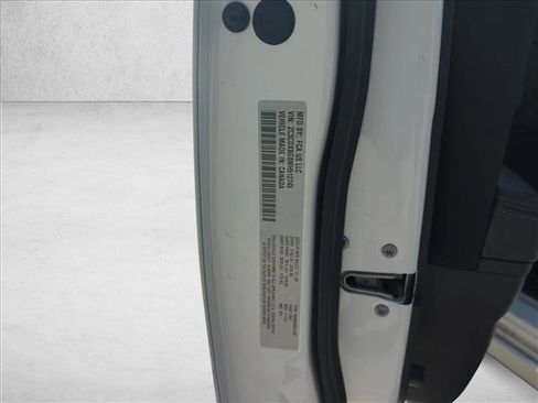 Used 2021 Dodge Charger SXT w/ Blacktop Package image 18