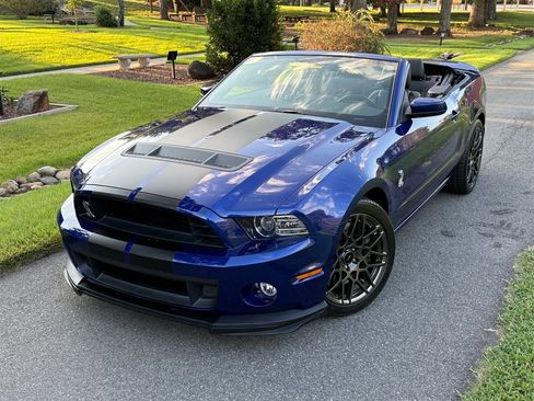 Used 2014 Ford Mustang Shelby GT500 w/ Equipment Group 821A RWD image 10