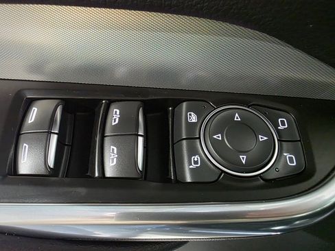 Used 2020 Cadillac XT4 Premium Luxury image 18