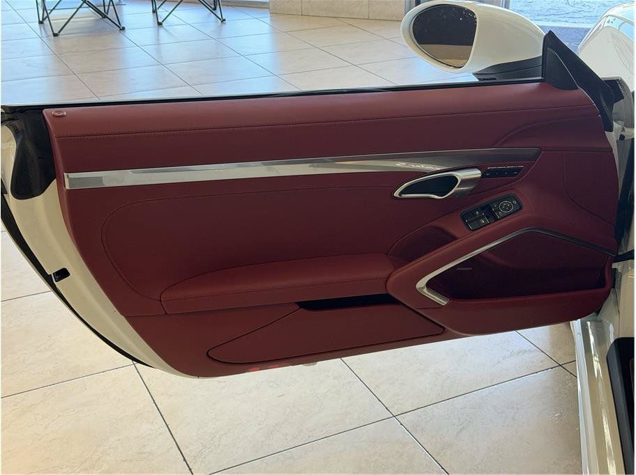 Used 2024 Porsche 718 Boxster S RWD image 10