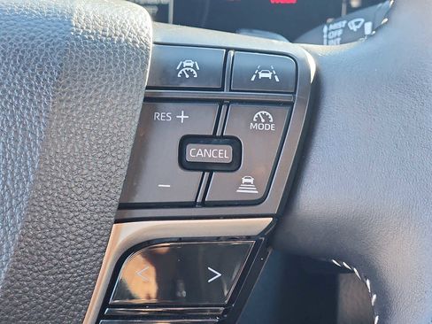 Used 2025 Toyota Camry SE image 21