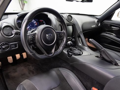 Used 2014 SRT Viper GTS w/ Exterior Carbon Fiber Package RWD image 5