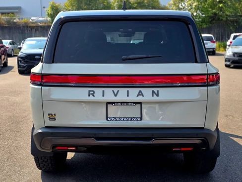 Used 2025 Rivian R1S Premium AWD/4WD image 8