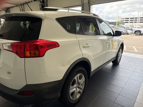 Used 2015 Toyota RAV4 LE FWD image 3