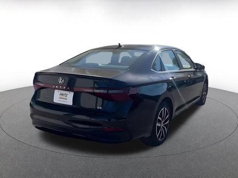 Used 2025 Volkswagen Jetta SE image 12