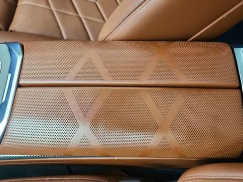 Used 2023 BMW i7 xDrive60 image 59