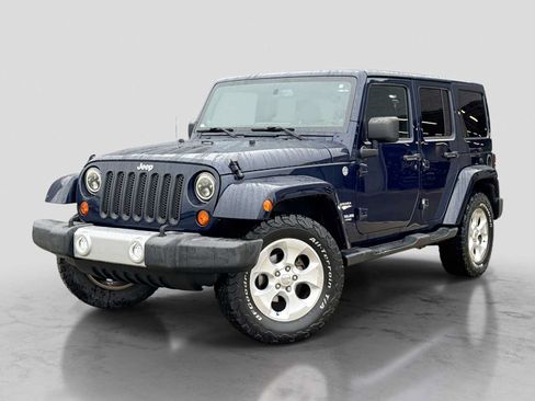 Used 2013 Jeep Wrangler Unlimited Sahara w/ Max Tow Pkg AWD/4WD image 1