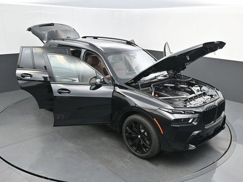 New 2026 BMW X7 xDrive40i w/ M Sport Package AWD/4WD image 58