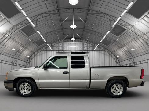 Used 2005 Chevrolet Silverado 1500 LS RWD image 2