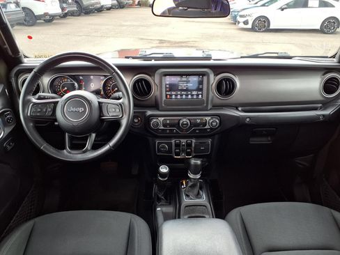 Used 2022 Jeep Gladiator Sport AWD/4WD image 10