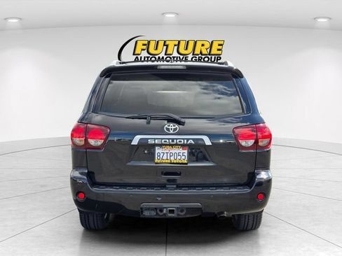 Certified 2022 Toyota Sequoia Platinum AWD/4WD image 6
