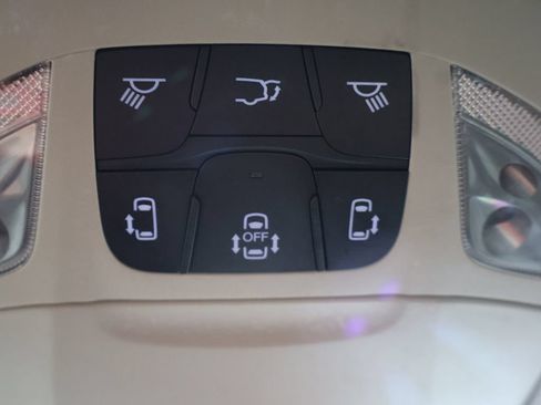 Used 2023 Chrysler Pacifica Touring-L FWD image 49