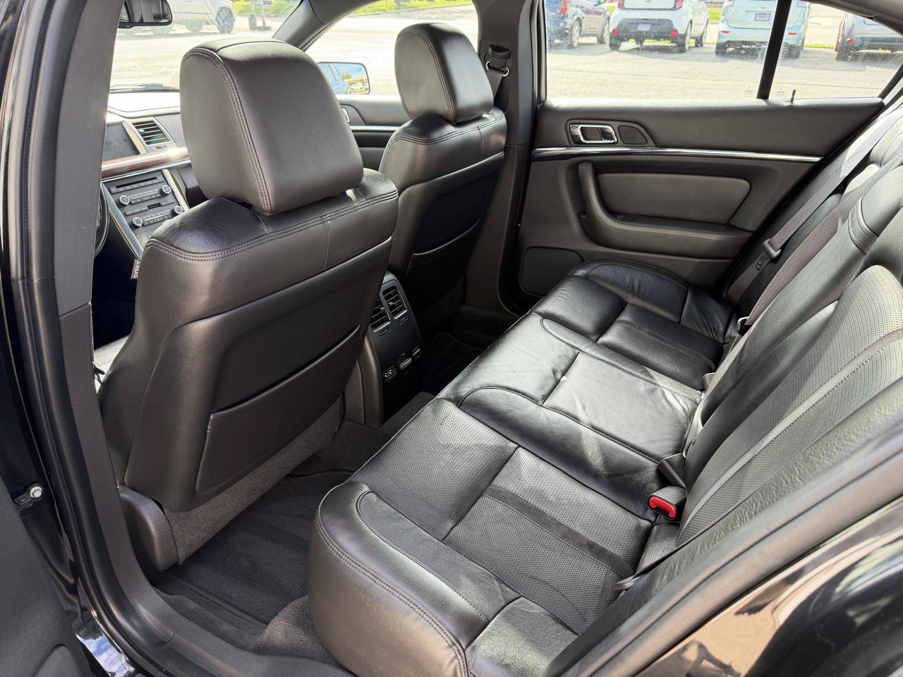 Used 2009 Lincoln MKS AWD image 13