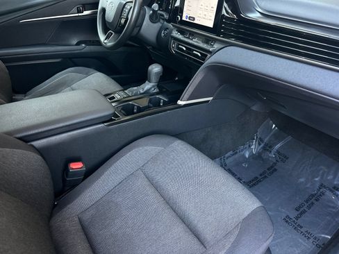 Used 2025 Toyota Camry LE FWD image 14