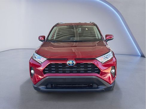 Used 2020 Toyota RAV4 XLE w/ XLE Grade Weather Package AWD/4WD image 2
