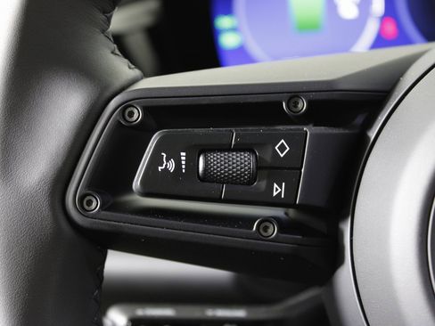 Certified 2025 Porsche Macan 4S Electric image 26