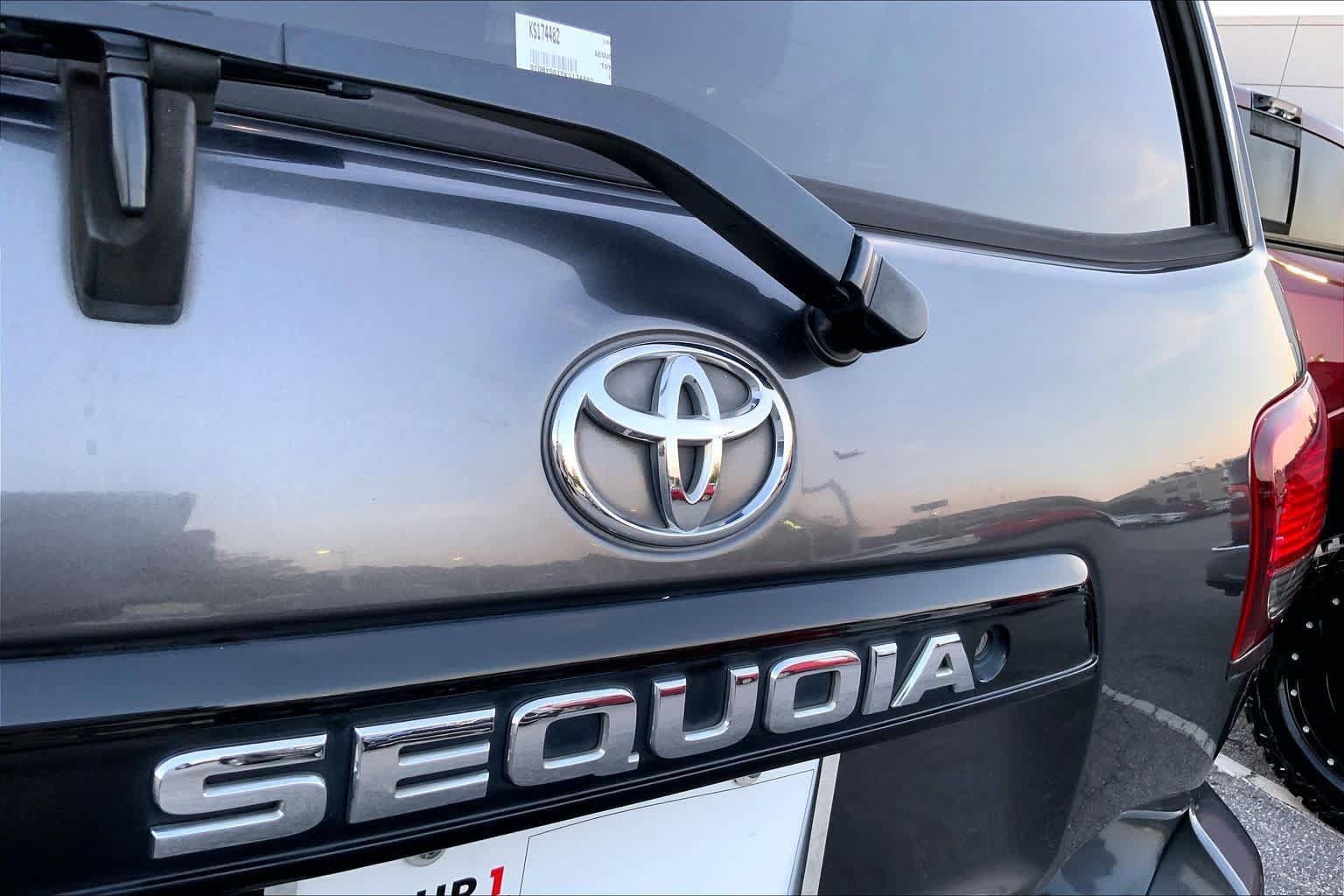 Used 2019 Toyota Sequoia TRD Sport w/ TRD Sport Premium Package AWD/4WD image 9
