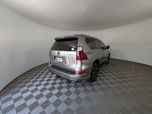 Used 2020 Lexus GX 460 Luxury image 3