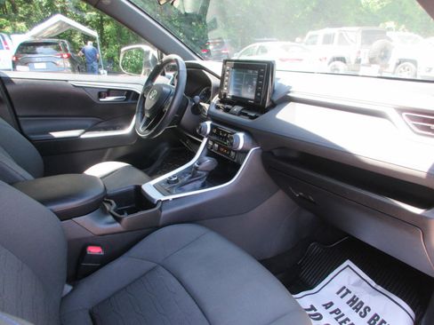 Used 2022 Toyota RAV4 SE w/ SE Grade Weather Package AWD/4WD image 13