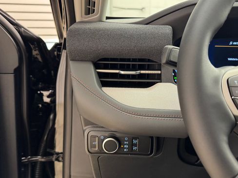 New 2026 Ford Explorer Active image 35