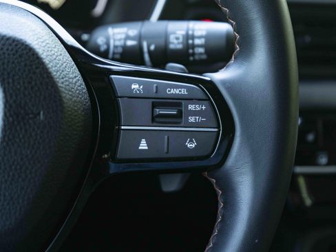 Used 2025 Honda Pilot Sport image 22