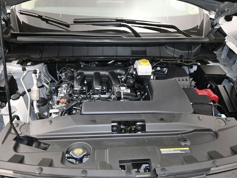 Used 2025 Nissan Pathfinder SV AWD/4WD image 28