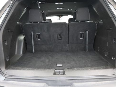 Used 2023 Chevrolet Traverse LT FWD image 8