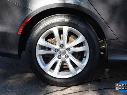 Used 2015 Chrysler 200 Limited w/ Convenience Group image 5
