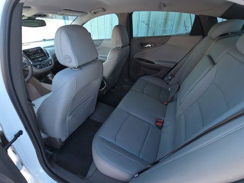 Used 2017 Chevrolet Malibu LT w/ Leather Package image 13