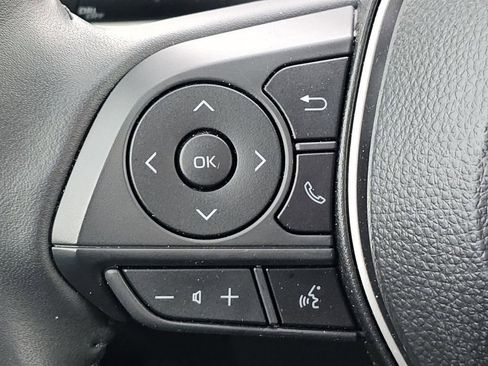 Used 2025 Toyota Corolla Cross LE image 16