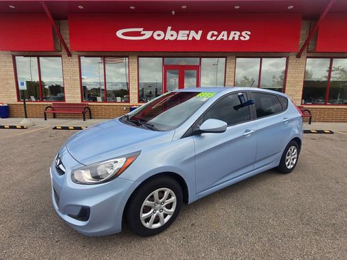 Used 2012 Hyundai Accent GS FWD image 1