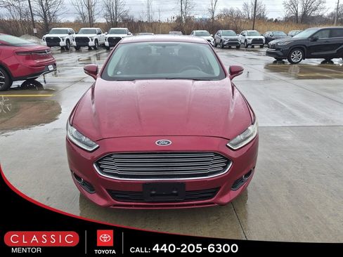 Used 2014 Ford Fusion SE w/ Equipment Group 201A image 2
