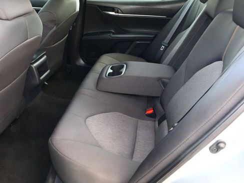 Used 2020 Toyota Camry LE FWD image 18