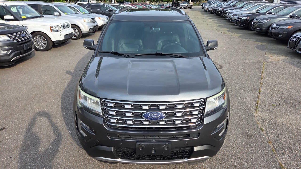 Used 2017 Ford Explorer Limited AWD/4WD image 3
