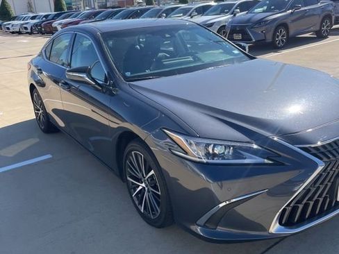 Used 2022 Lexus ES 350 w/ Premium Package image 3