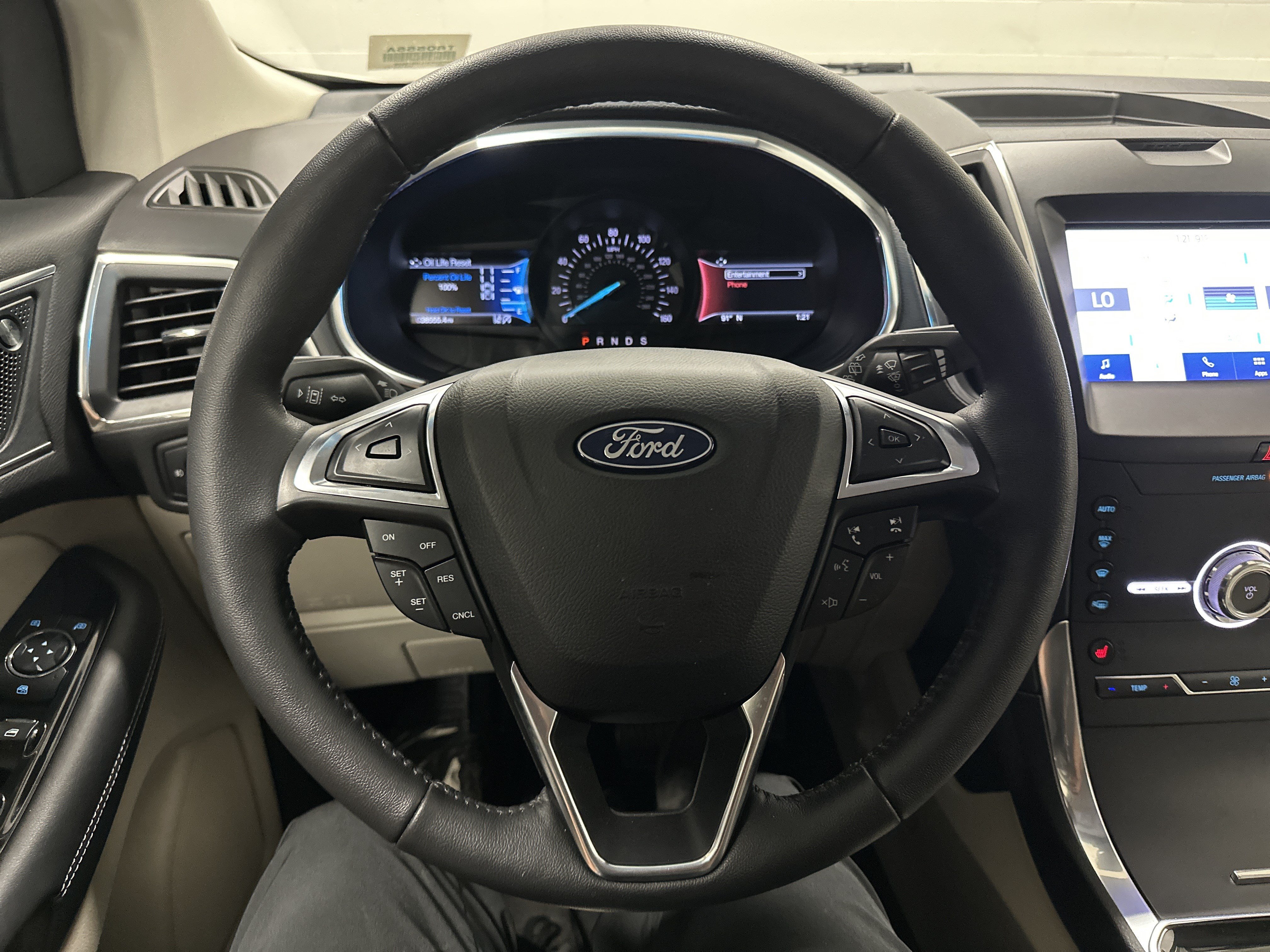 Used 2020 Ford Edge Titanium AWD/4WD image 18