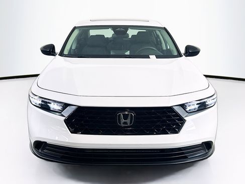 Used 2025 Honda Accord SE image 2