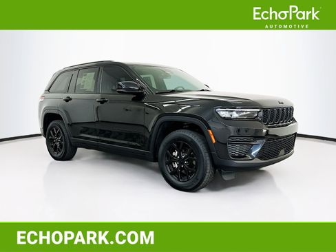 Used 2025 Jeep Grand Cherokee Altitude AWD/4WD image 1
