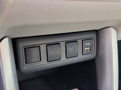 Used 2022 Toyota Corolla Cross LE image 25