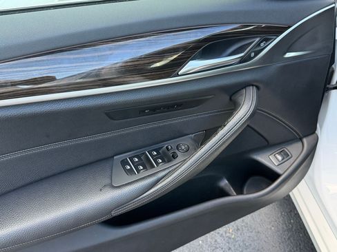 Used 2018 BMW 530i RWD image 12