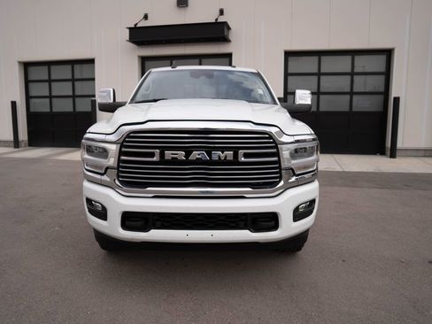 Used 2024 RAM 2500 Laramie AWD/4WD image 2