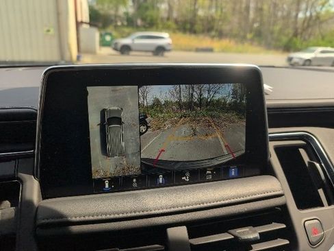 Used 2022 Chevrolet Tahoe Z71 w/ Luxury Package image 24