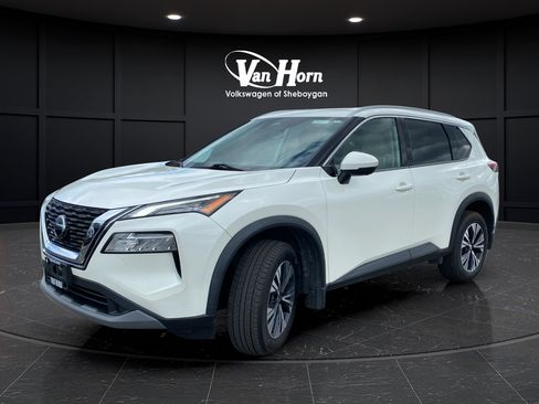 Used 2021 Nissan Rogue SV w/ Premium Package FWD image 3