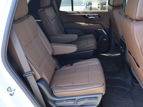 Used 2026 Chevrolet Tahoe High Country AWD/4WD image 27