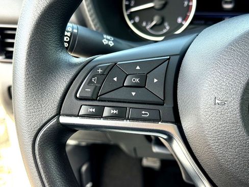 Used 2024 Nissan Sentra SV image 16