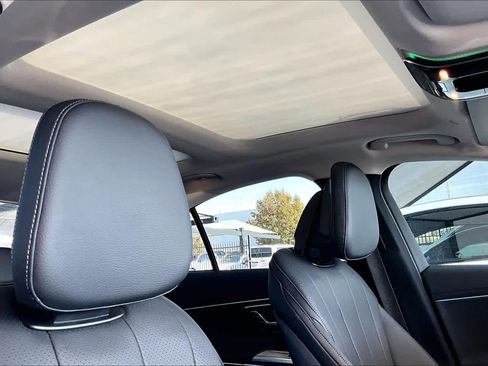 Used 2025 Mercedes-Benz E 350 Sedan image 13