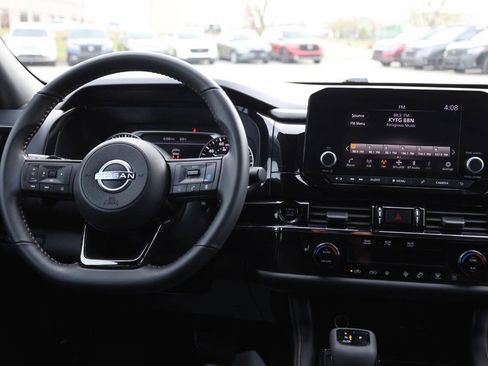Used 2025 Nissan Pathfinder Rock Creek AWD/4WD image 24