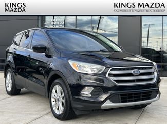 Used 2017 Ford Escape SE video 1