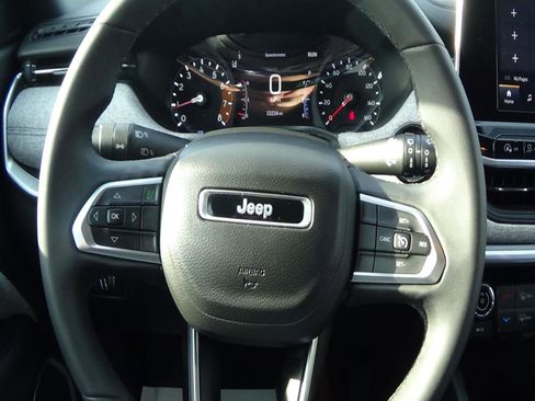 Certified 2025 Jeep Compass Latitude AWD/4WD image 20