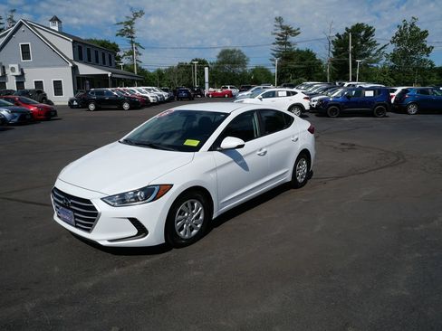 Used 2018 Hyundai Elantra SE FWD image 1